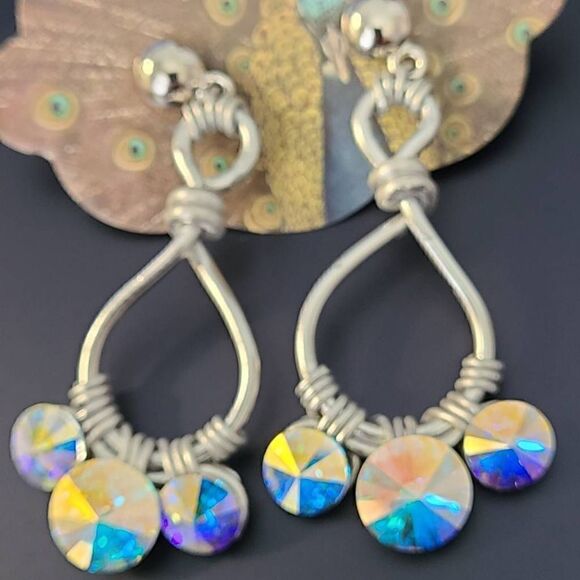 NEW Pierced Silver Three Crystal Twisted Wire Drop Earrings - Picture 1 of 7